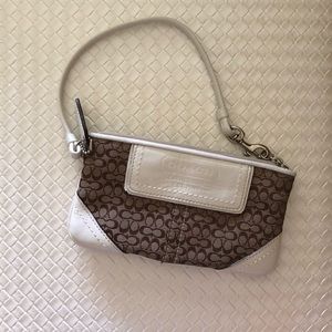 Coach classic wristlet
